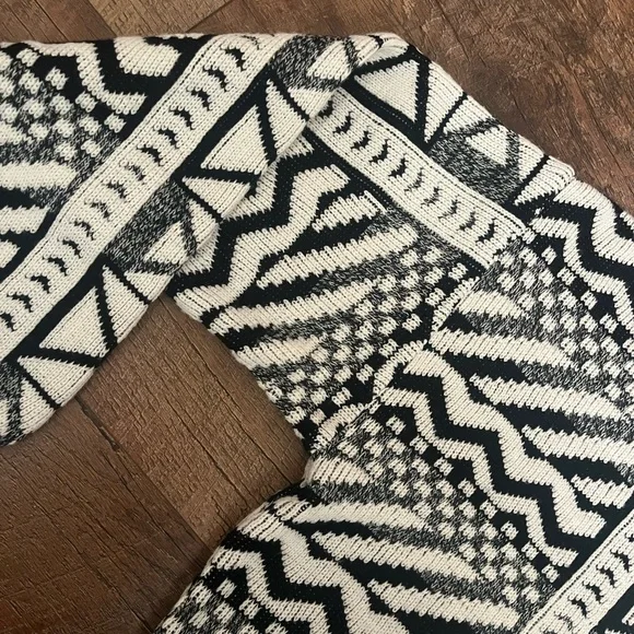 Vintage Campus Sweater - Picture 4 of 6